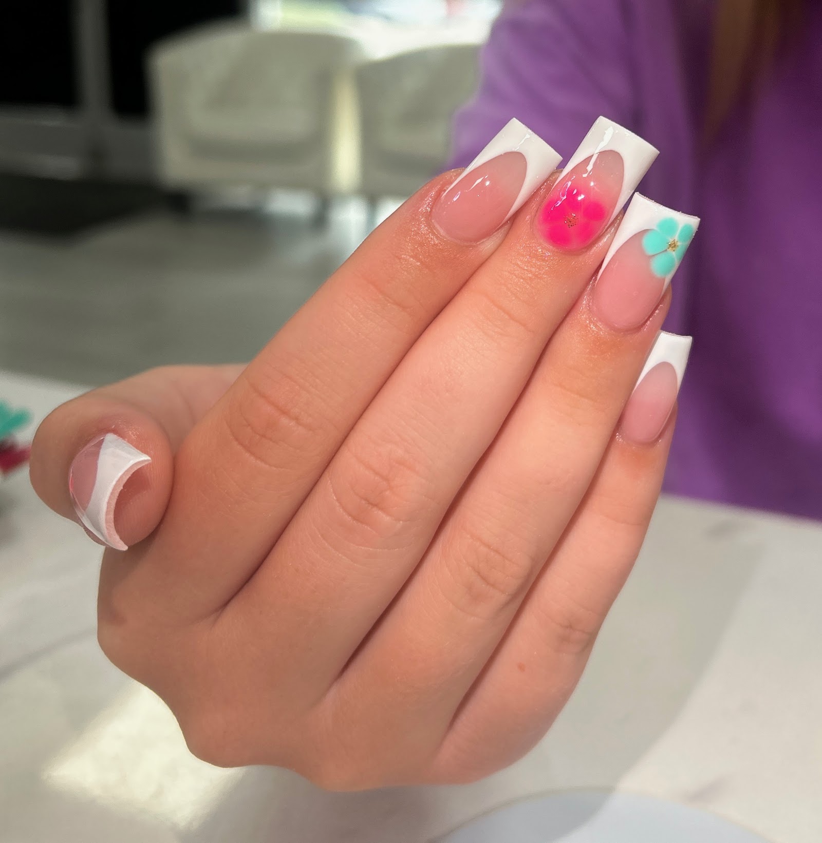 Foxy Nails Bar Thornton nail photo 1